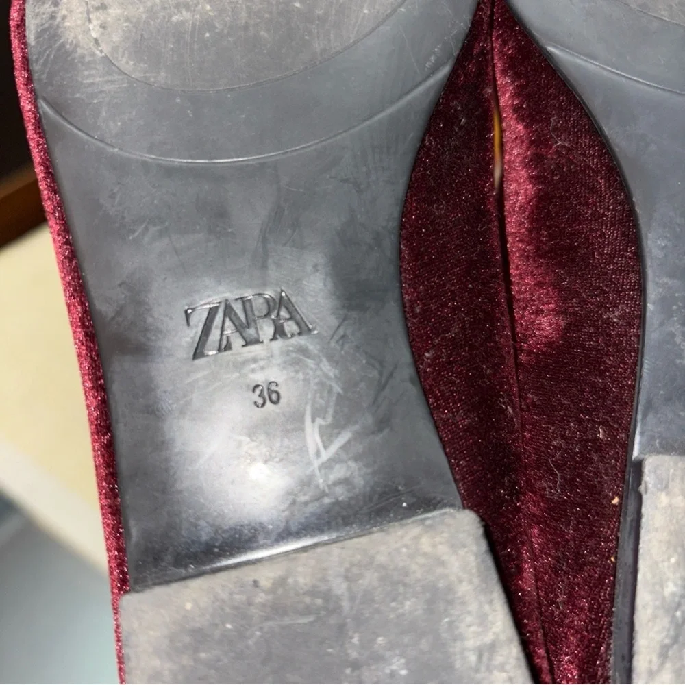 ZARA Elegant Burgundy Velvet Loafers SIZE 36EU